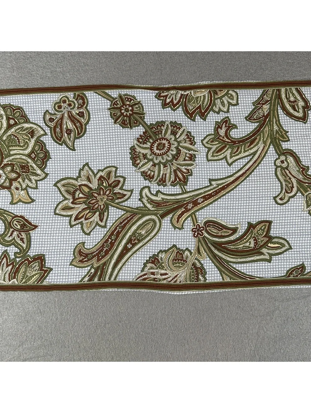 Vintage Elegant Floral Pattern Lightweight Scarf in Neutral Tones